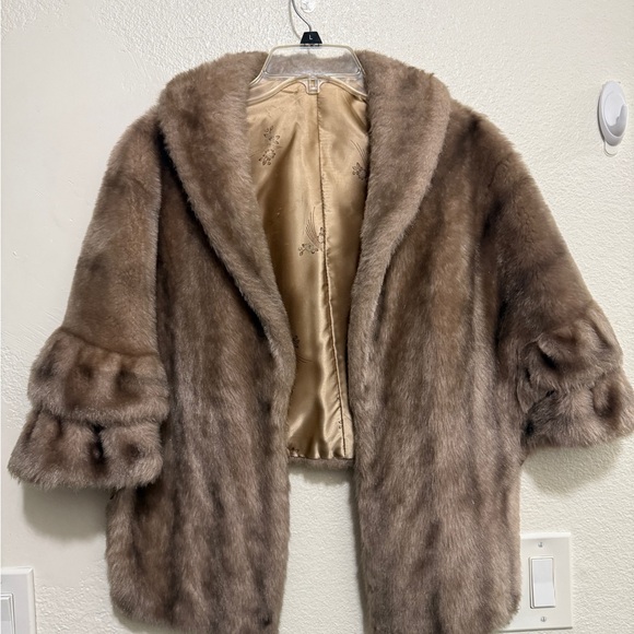 other Jackets & Blazers - vintage Regina Glenara by Glenoit faux fur shawl